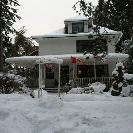 รูปภาพถ่ายที่ Miller Tree Inn Bed &amp; Breakfast โดย Hope เมื่อ 1/18/2012