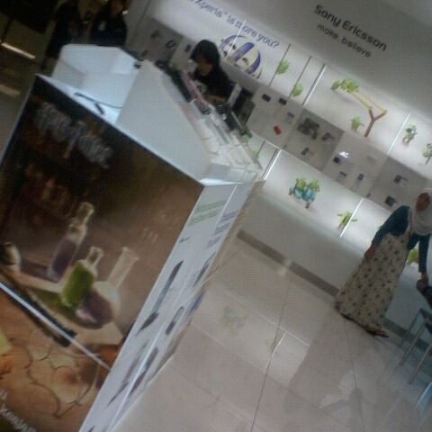 Photo taken at Sony Mobile Retail &amp; Service by Shinta D. on 10/29/2011