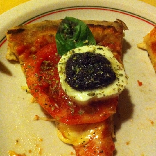 Tip do Mayor ;) A pizza Caprese é minha favorita! Experimente!