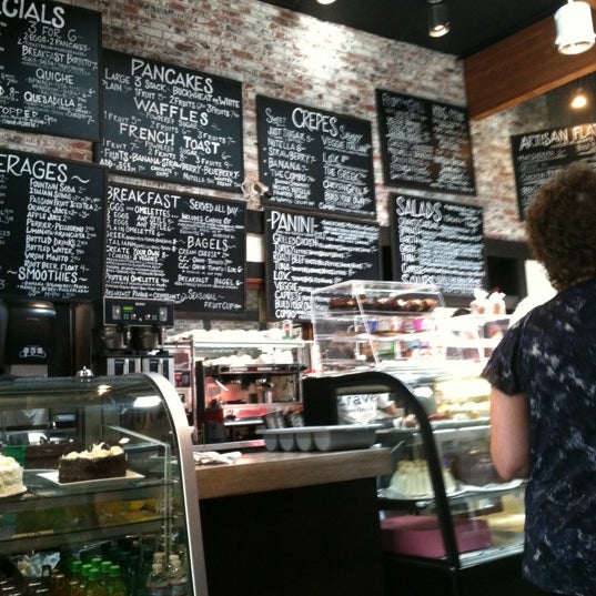 5/31/2012 tarihinde maL💕uziyaretçi tarafından Crave Cafe'de çekilen fotoğraf