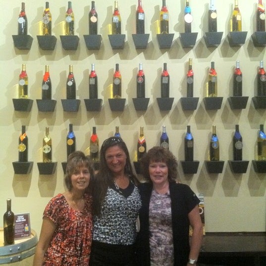 Photo taken at Pahrump Valley Winery and Symphony Restaurant by Beth B. on 9/19/2011