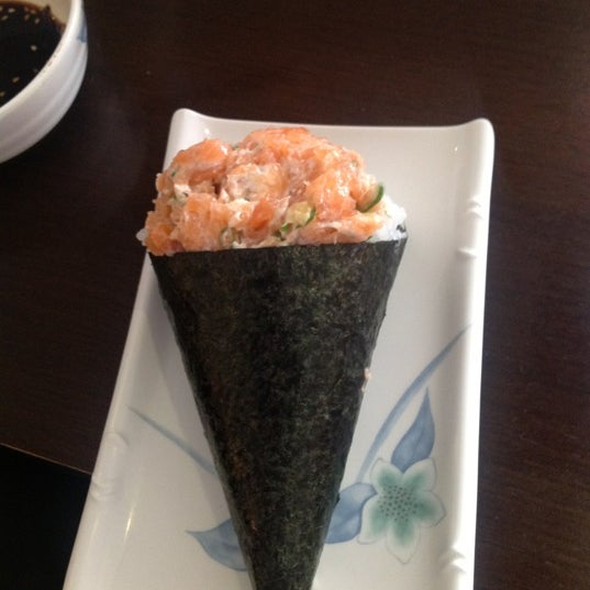 Das Foto wurde bei Sushi Temakeria Doo Doo von Luciano C. am 5/19/2012 aufgenommen