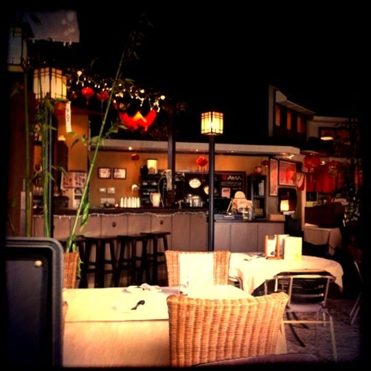7/14/2011 tarihinde Axia R.ziyaretçi tarafından Axia Restaurant &amp; Bar'de çekilen fotoğraf