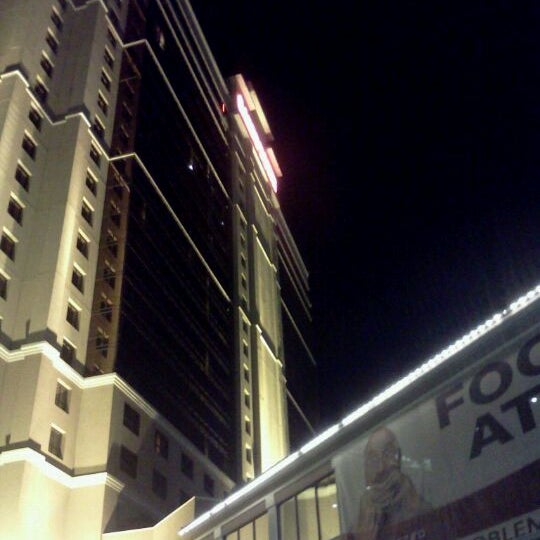 Das Foto wurde bei Hilton von Scott B. am 1/4/2012 aufgenommen