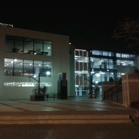 Photo taken at Facultad de Ingeniería y Arquitectura - FIA USMP by P.p. E. on 12/3/2011