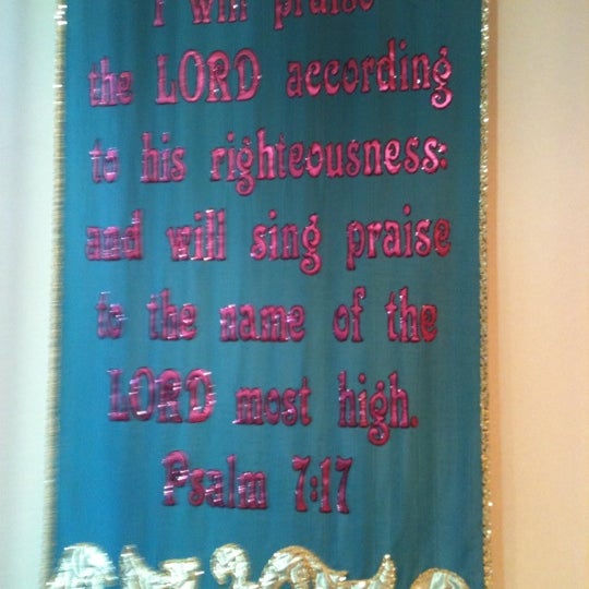 Foto diambil di First Baptist Church Jacksonville oleh Marsha H. pada 1/26/2012