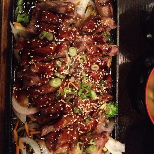 Снимок сделан в Bluefin Fusion Japanese Restaurant пользователем Kenny L. 6/7/2012