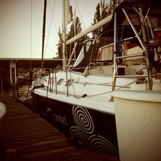 Das Foto wurde bei Seattle Yacht Club von Michael am 8/17/2012 aufgenommen