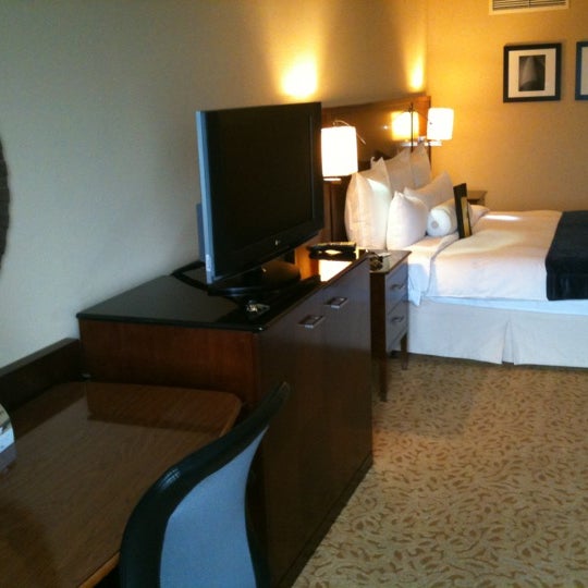 Foto scattata a Houston Marriott South at Hobby Airport da Kevin G. il 12/19/2011