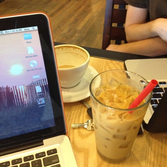 7/9/2012にDana E.がHappy Coffeeで撮った写真