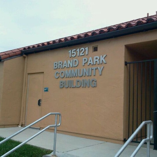 Fame бренд стамбул. Истанбул бренд. Елисейский парк лос анджелес. Парки лос анджелеса. Brand park.