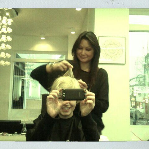 Foto diambil di Sjoppan - Hair Salon oleh Hildur K. pada 12/21/2011