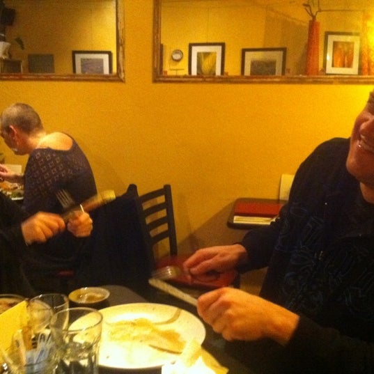 3/11/2012 tarihinde Theresa A.ziyaretçi tarafından Chez Machin'de çekilen fotoğraf