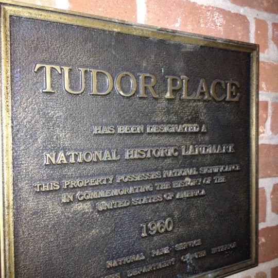 3/29/2012 tarihinde Bob M.ziyaretçi tarafından Tudor Place Historic House and Garden'de çekilen fotoğraf