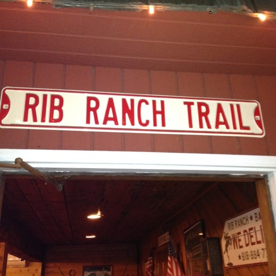 รูปภาพถ่ายที่ Rib Ranch BBQ โดย Trew M. เมื่อ 11/24/2011