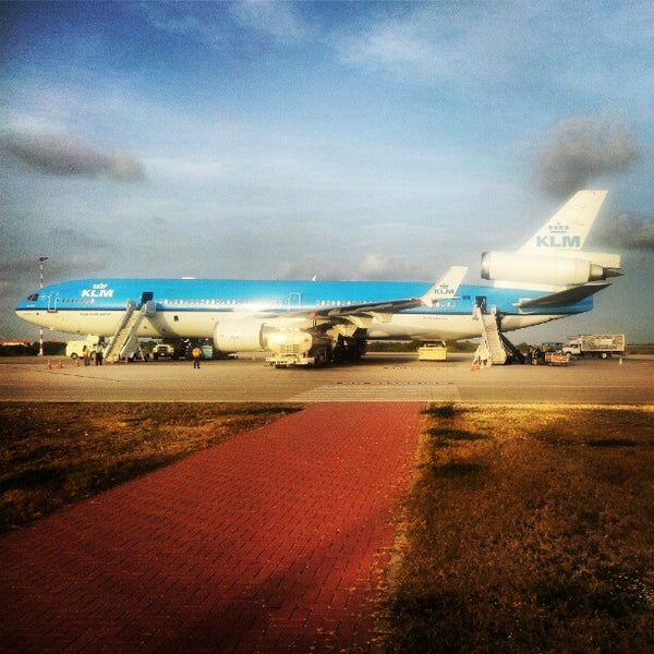 Bonaire International Airport (BON) Plasa Medardo SV Thielman 1