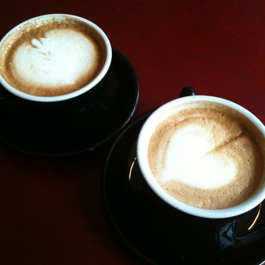 4/29/2012 tarihinde Joan H.ziyaretçi tarafından Mighty Good Coffee'de çekilen fotoğraf