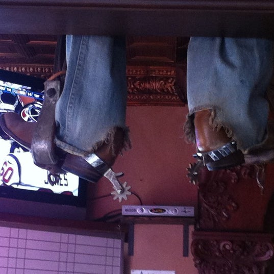 8/26/2012에 Rick G.님이 Sisters Saloon &amp; Ranch Grill에서 찍은 사진