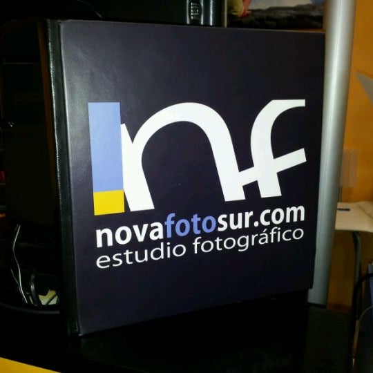 รูปภาพถ่ายที่ Novafoto Sur S.L. โดย Nazaret F. เมื่อ 4/11/2012
