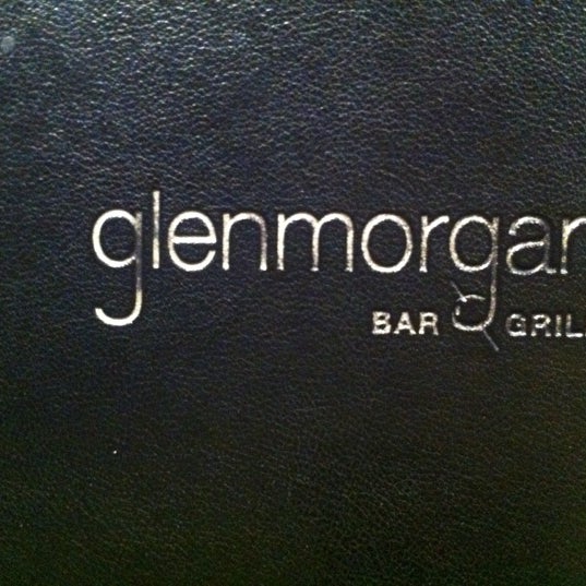 Photo prise au Glenmorgan Bar &amp; Grill par Amanda C. le8/13/2012