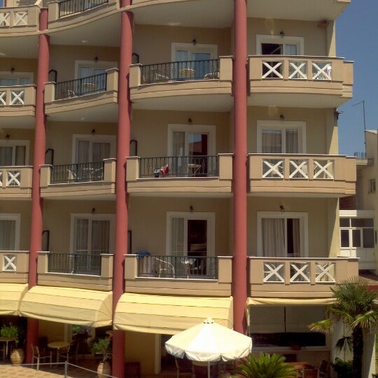 รูปภาพถ่ายที่ Evdion Hotel โดย Крутень А. เมื่อ 8/23/2012
