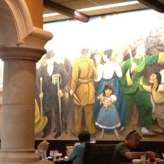 Foto diambil di Abuelo&#39;s Mexican Restaurant oleh Bill C. pada 6/10/2012