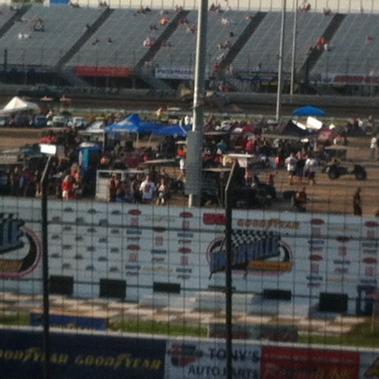 Foto diambil di Knoxville Raceway oleh Rick F. pada 8/9/2012