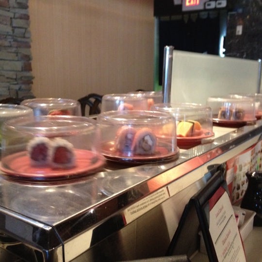 Photo taken at Sushi Envy by Deni on 4/14/2012