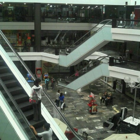 Photo taken at Centro Comercial El Parian by Levi P. on 6/25/2012