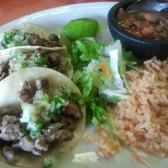 Foto tirada no(a) Mangos Mexican Café por Jessica P. em 8/27/2012