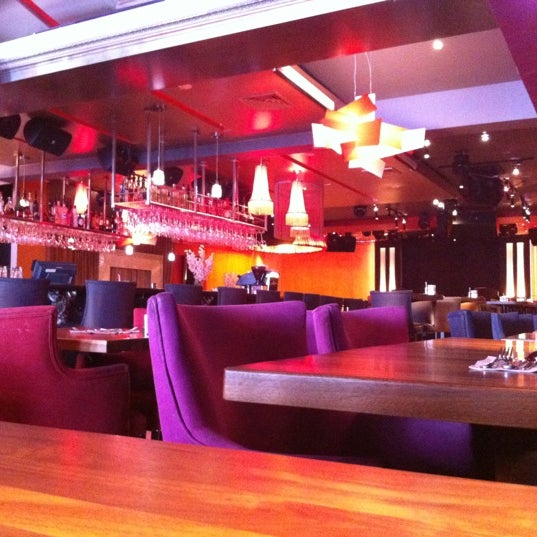 Foto tirada no(a) Délice Restaurant Nightclub por Stevy T. em 6/7/2012