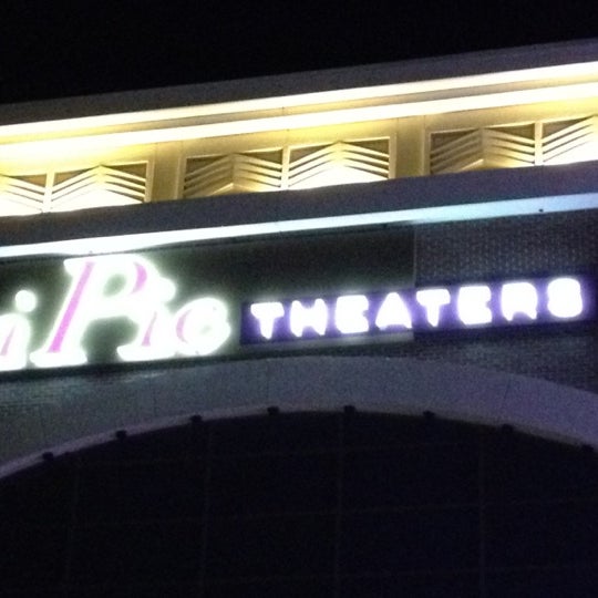 Photos at IPic Theaters Bolingbrook Bolingbrook, IL