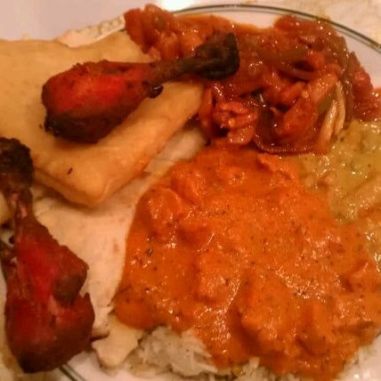 4/17/2012 tarihinde Jason B.ziyaretçi tarafından India Palace Restaurant'de çekilen fotoğraf