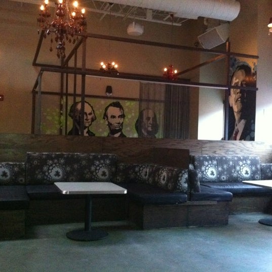 รูปภาพถ่ายที่ Policy Restaurant &amp; Lounge โดย Anthony S. เมื่อ 7/21/2012