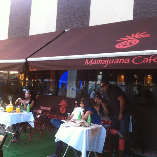 7/22/2012 tarihinde Stephania A.ziyaretçi tarafından Mamajuana Cafe Queens'de çekilen fotoğraf