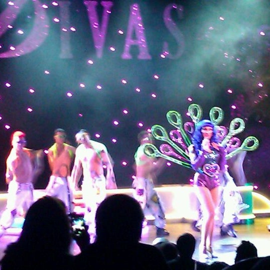 รูปภาพถ่ายที่ Frank Marino&#39;s Divas Las Vegas โดย Miro D. เมื่อ 6/8/2012