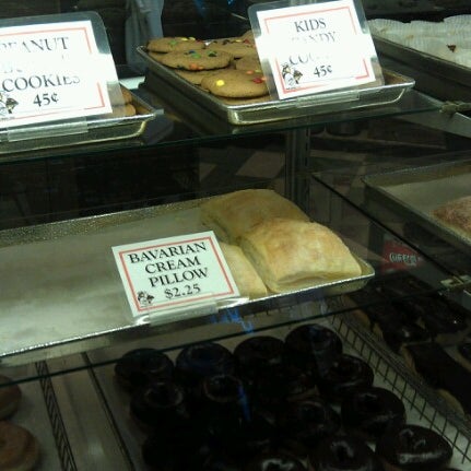 Photo taken at Donut Friar by Kimberly D. on 7/22/2012