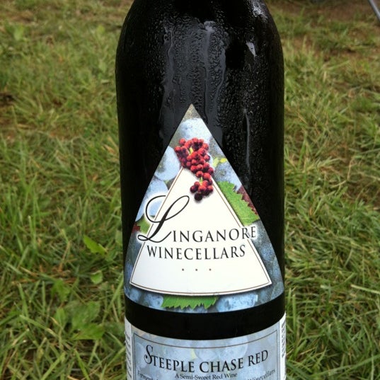 Foto tirada no(a) Linganore Winecellars por ʞb em 7/22/2012