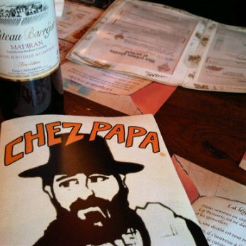 รูปภาพถ่ายที่ Chez Papa โดย Gints K. เมื่อ 5/2/2012
