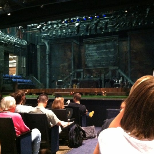 Foto scattata a Phoenix Theatre da Keely il 6/22/2012