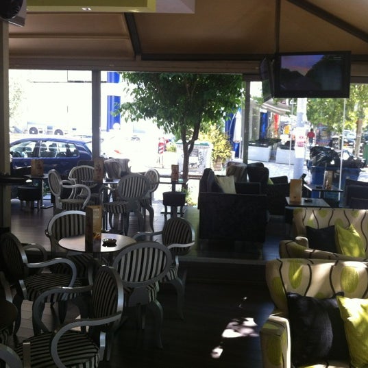 Foto tirada no(a) Chill Out Café por Giorgos !!!!! !. em 6/3/2012