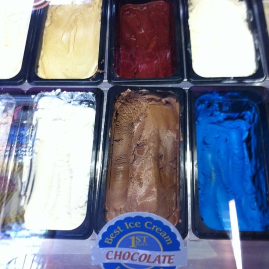 รูปภาพถ่ายที่ Marble Slab Creamery โดย Ashley F. เมื่อ 7/15/2012