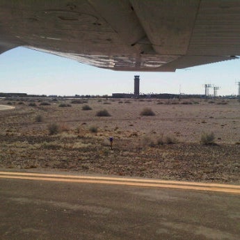 Foto tomada en Yuma International Airport (YUM)  por Alif Y. el 3/22/2012