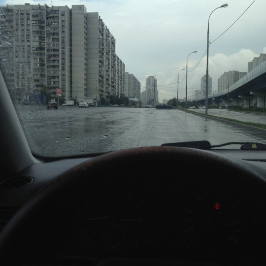 Московский паркинг водитель эвакуатора. Бутово парк 2. Парковка перехватывающая в коммунарке фото. Паркинг южное бутово. Парковка фото.