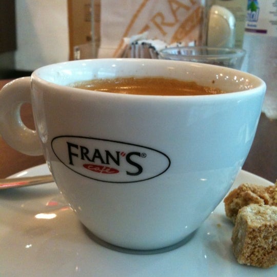 Foto tirada no(a) Fran&#39;s Café por Germano V. em 5/31/2011