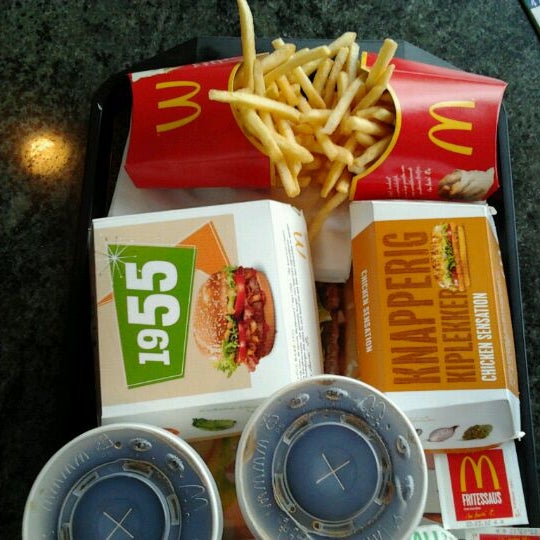 Снимок сделан в McDonald&#39;s пользователем Saskia V. 1/28/2012