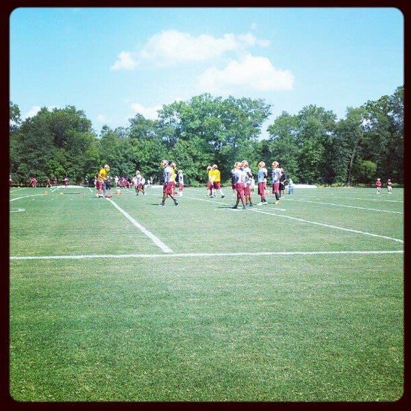 7/26/2012 tarihinde Daniel R.ziyaretçi tarafından Inova Sports Performance Center at Redskins Park'de çekilen fotoğraf