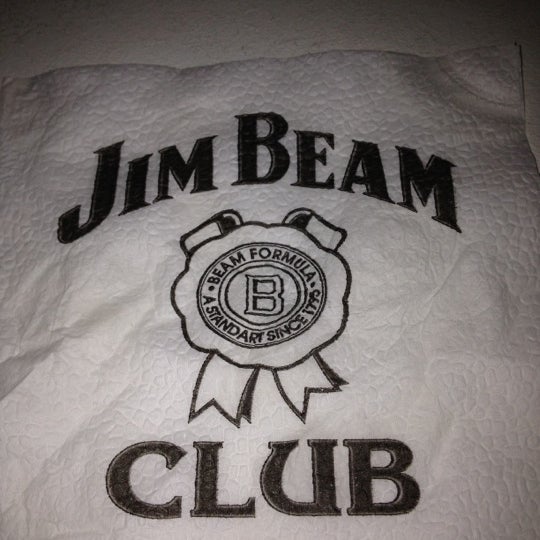 รูปภาพถ่ายที่ Jim Beam Club โดย Adrenal R. เมื่อ 7/13/2012