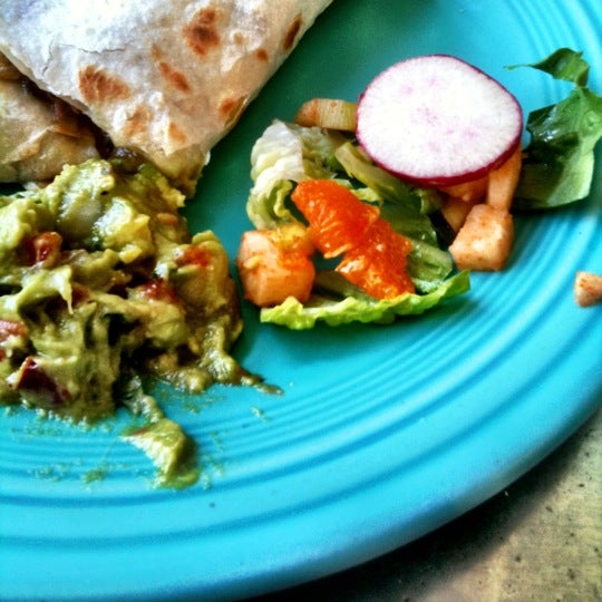 รูปภาพถ่ายที่ Papalote Mexican Grill โดย Chris W. เมื่อ 6/8/2012