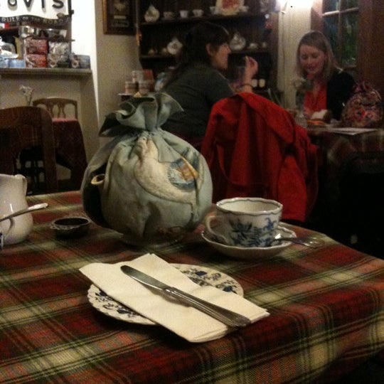 Share a pot of tea for two and a motorloaf medley